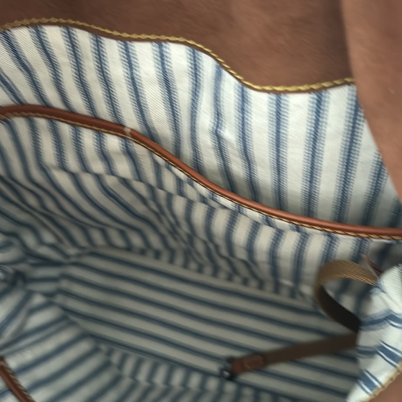 Dooney and Bourke nylon shoulder bag. New, never used - Picture 4 of 7